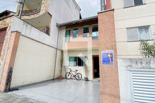 Fachada de casa de condomínio à venda com 3 quartos, 150m² em Parque São Vicente, Mauá