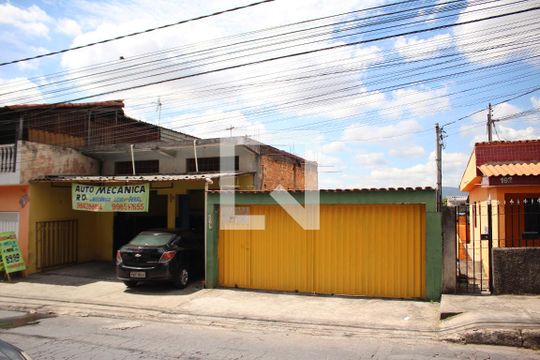 Fachada de casa à venda com 2 quartos, 170m² em Lindéia, Contagem