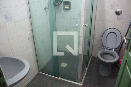 Banheiro de casa à venda com 2 quartos, 170m² em Lindéia, Contagem