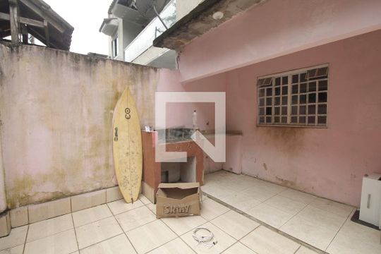 Quintal  de casa para alugar com 2 quartos, 80m² em Vargem Pequena, Rio de Janeiro