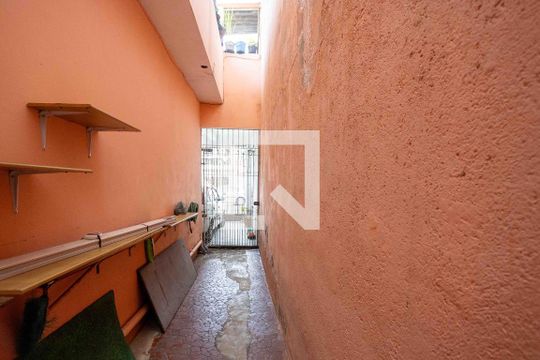 Corredor de casa à venda com 2 quartos, 193m² em São Judas Tadeu, Diadema