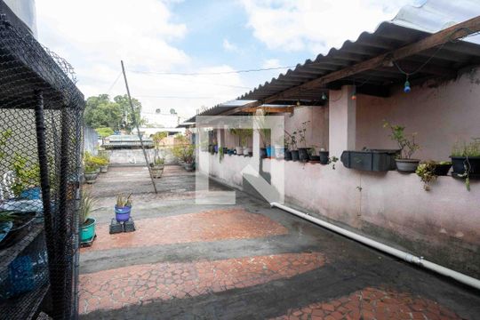 Quintal de casa à venda com 2 quartos, 193m² em São Judas Tadeu, Diadema