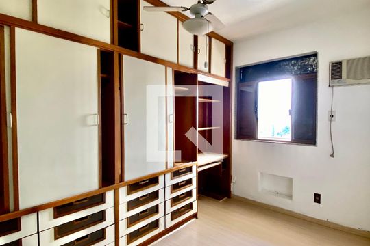 Quarto de apartamento à venda com 3 quartos, 150m² em Todos Os Santos, Rio de Janeiro