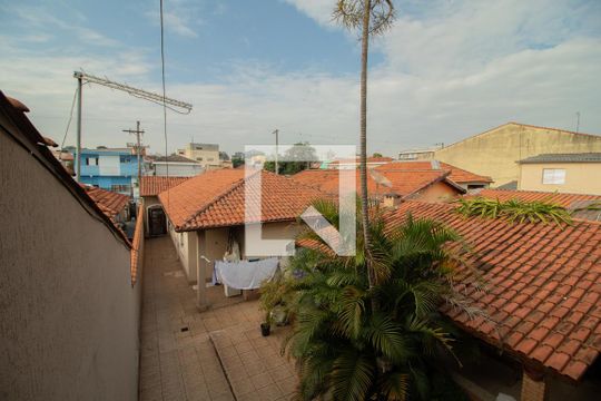 Vista de casa à venda com 6 quartos, 400m² em Vila Nilo, São Paulo
