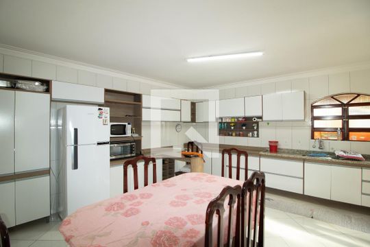 Cozinha de casa à venda com 6 quartos, 400m² em Vila Nilo, São Paulo