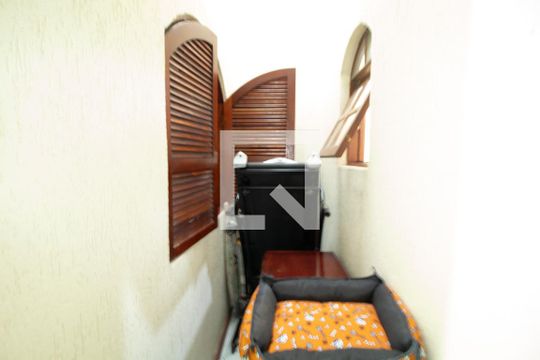 Corredor de casa à venda com 6 quartos, 400m² em Vila Nilo, São Paulo