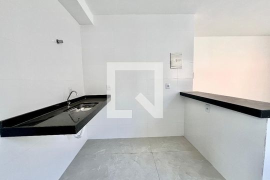 Cozinha de apartamento à venda com 2 quartos, 67m² em Europa, Contagem