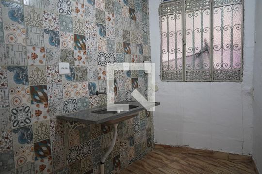 cozinha de apartamento para alugar com 1 quarto, 50m² em Jacarepaguá, Rio de Janeiro