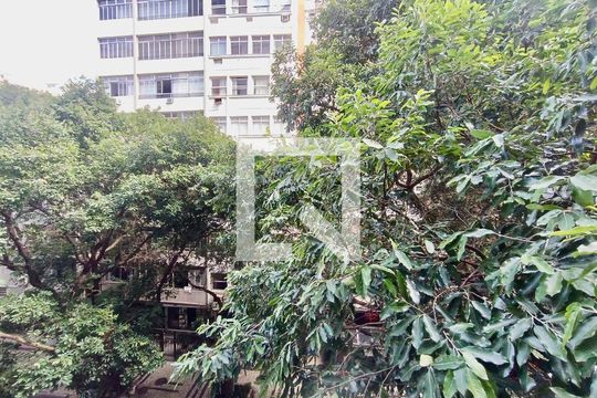 Sala vista de apartamento à venda com 4 quartos, 300m² em Copacabana, Rio de Janeiro