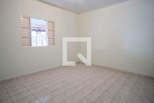 Quarto de casa para alugar com 1 quarto, 60m² em Vila Nhocuné, São Paulo