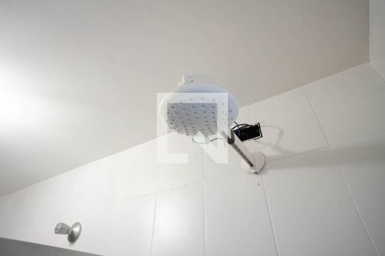 Banheiro de casa para alugar com 1 quarto, 60m² em Vila Nhocuné, São Paulo