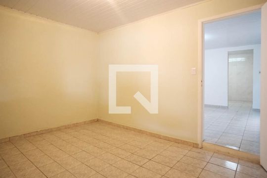 Quarto de casa para alugar com 1 quarto, 60m² em Vila Nhocuné, São Paulo