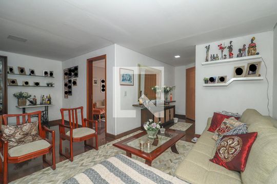 Sala de casa à venda com 4 quartos, 400m² em Bom Jesus, Porto Alegre