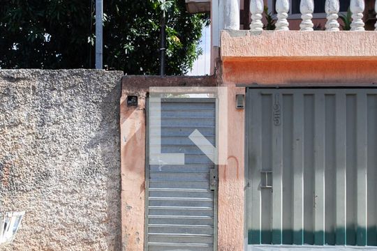 Fachada de casa para alugar com 3 quartos, 80m² em Jardim dos Comerciários (venda Nova), Belo Horizonte