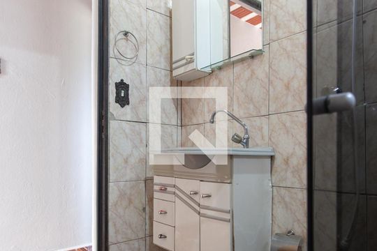 Banheiro de casa para alugar com 3 quartos, 80m² em Jardim dos Comerciários (venda Nova), Belo Horizonte