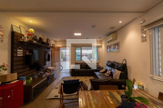 Casa à venda com 3 quartos, 350m² em Vila Campanela, São Paulo