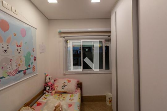 Quarto 2 de casa à venda com 3 quartos, 350m² em Vila Campanela, São Paulo