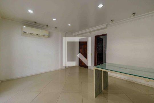 Sala de apartamento para alugar com 2 quartos, 85m² em Recreio dos Bandeirantes, Rio de Janeiro