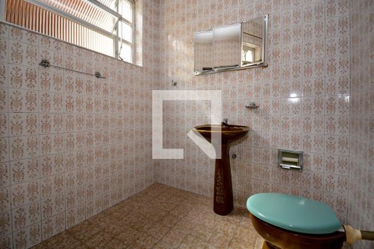 Banheiro da Suíte de casa à venda com 3 quartos, 183m² em Jardim Olavo Bilac, São Bernardo do Campo