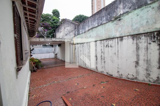 Garagem de casa à venda com 2 quartos, 230m² em Campo Belo, São Paulo