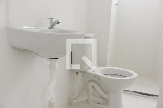 Banheiro de apartamento para alugar com 2 quartos, 50m² em Jardim Leme, São Paulo