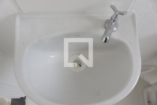 Banheiro de apartamento para alugar com 2 quartos, 50m² em Jardim Leme, São Paulo
