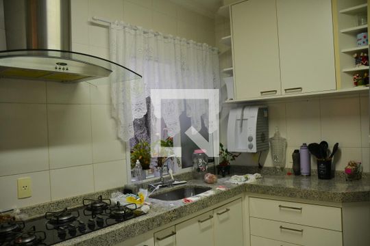 Cozinha de apartamento à venda com 3 quartos, 187m² em Santa Maria, Santo André