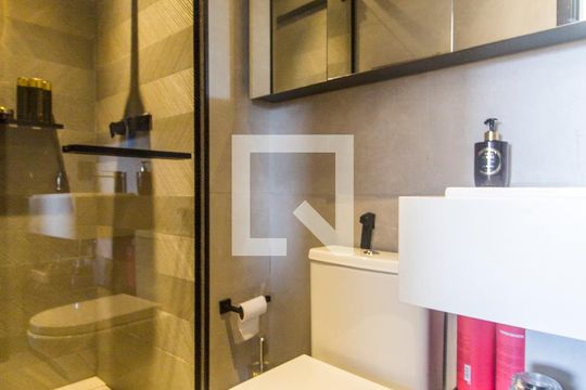 Banheiro da Suíte de apartamento para alugar com 1 quarto, 54m² em Alphaville Empresarial, Barueri