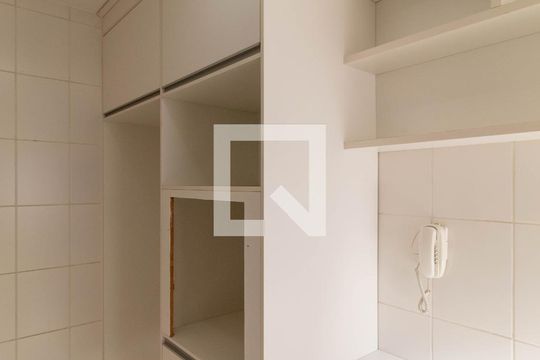 Cozinha de apartamento para alugar com 2 quartos, 50m² em Vila Moreira, São Paulo