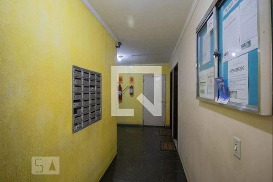 Hall de entrada de apartamento à venda com 2 quartos, 61m² em Centro, Guarulhos