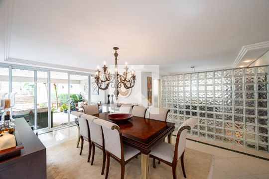 Sala de casa à venda com 4 quartos, 600m² em Planalto Paulista, São Paulo