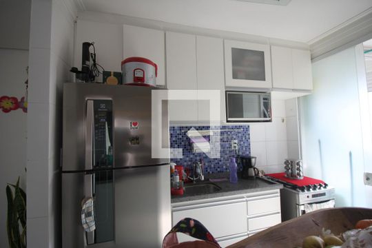 Cozinha de apartamento à venda com 3 quartos, 63m² em Vila Inglesa, São Paulo