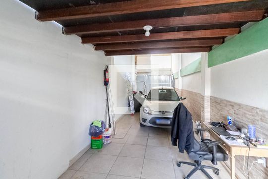 Garagem de casa para alugar com 3 quartos, 180m² em Paquetá, Belo Horizonte