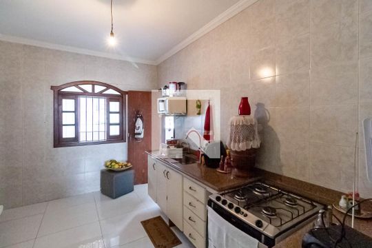 Cozinha de casa para alugar com 3 quartos, 180m² em Paquetá, Belo Horizonte