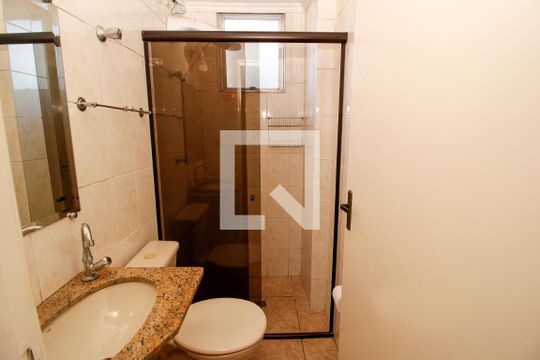 Banheiro de apartamento para alugar com 2 quartos, 55m² em Santa Ines, Belo Horizonte