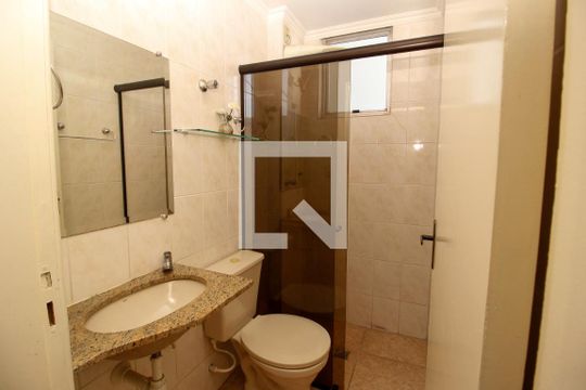 Banheiro de apartamento para alugar com 2 quartos, 55m² em Santa Ines, Belo Horizonte