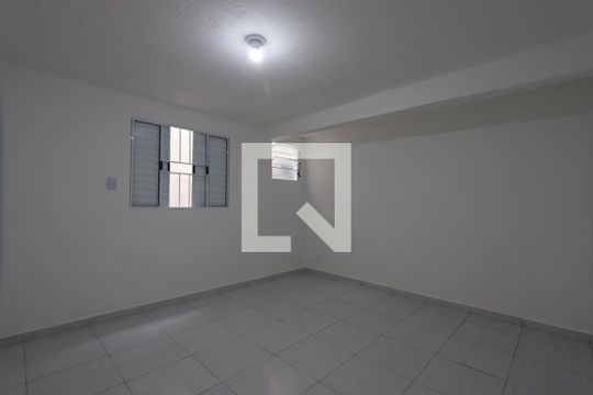 Quarto de casa para alugar com 1 quarto, 50m² em Jardim Teresa, São Paulo