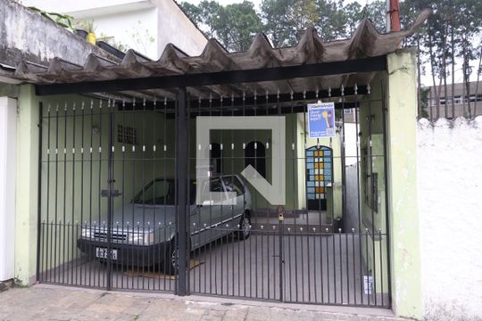 Fachada de casa para alugar com 1 quarto, 50m² em Jardim Teresa, São Paulo