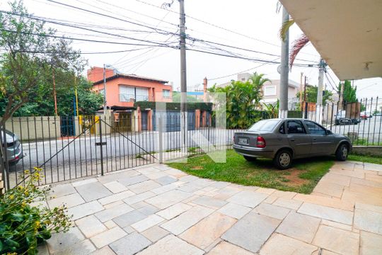 Garagem de casa à venda com 4 quartos, 270m² em Planalto Paulista, São Paulo