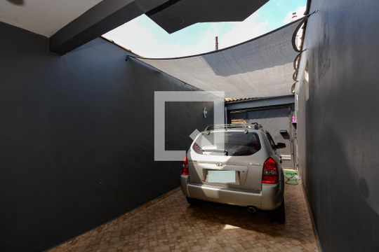 Garagem de casa à venda com 3 quartos, 150m² em Santa Terezinha, São Bernardo do Campo