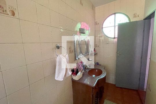 Banheiro da Suíte de casa à venda com 3 quartos, 270m² em Eldorado, Contagem