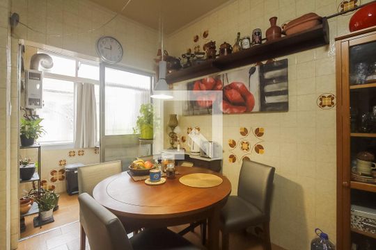 Cozinha de apartamento à venda com 3 quartos, 169m² em Navegantes, Porto Alegre