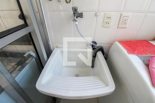 Área de Serviço de apartamento para alugar com 2 quartos, 56m² em Vila Bela, São Paulo