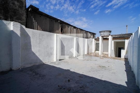 Quintal de casa para alugar com 2 quartos, 160m² em Vila Santa Rita, Sorocaba