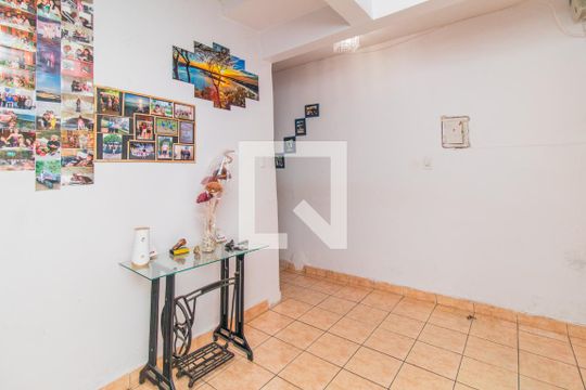 Sala de casa à venda com 2 quartos, 150m² em Menino Deus, Porto Alegre