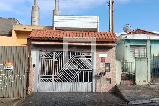 Fachada de casa à venda com 2 quartos, 240m² em Vila Cleonice, São Paulo