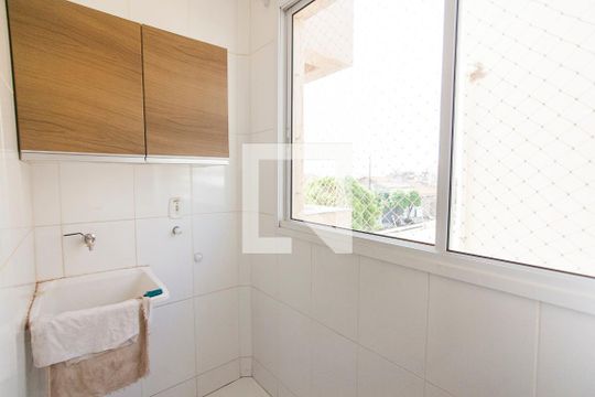 Área de Serviço de apartamento para alugar com 2 quartos, 50m² em Santa Mônica, Uberlândia