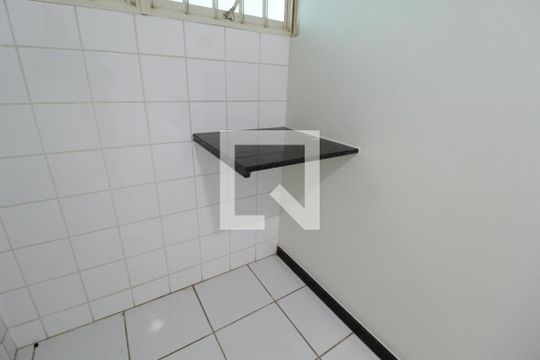 Cozinha e Área de Serviço de apartamento para alugar com 1 quarto, 42m² em Tibery, Uberlândia