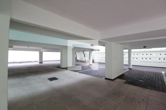 Garagem de apartamento para alugar com 1 quarto, 42m² em Tibery, Uberlândia