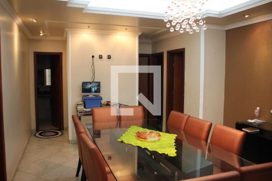 Copa de casa à venda com 5 quartos, 585m² em Bandeirantes, Contagem